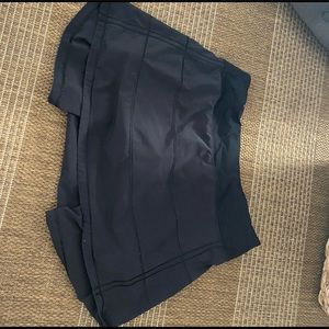 Lululemon skirt size 6